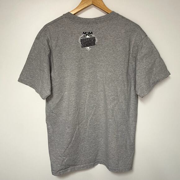 2002 College World Series T-Shirt Y2K Baseball Tee College CWS Omaha 2000s - Picture 2 of 2